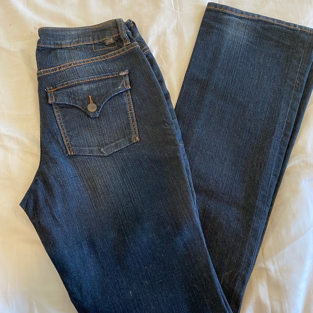 Women’s Jag Jeans Size 6. Lots of stretching.